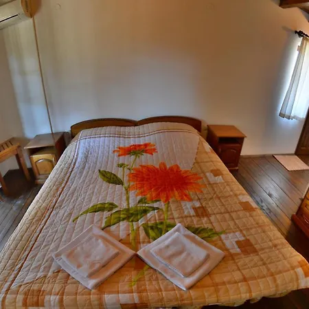 Guest house Къщата На Езерото